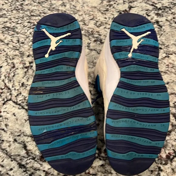 Air Jordan Sneakers - Picture 5 of 5